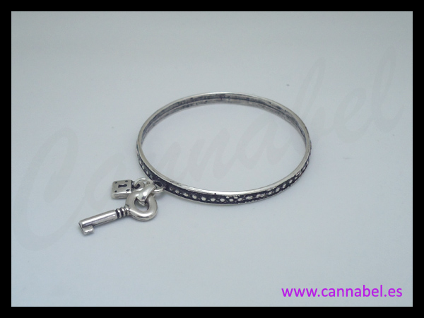 brazalete-labrado-cannabel