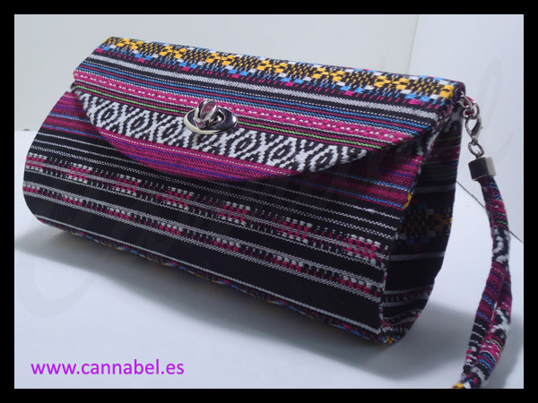 cartera-etnica-negra-fucsia-cannabel-2